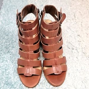 Vince Camuto Gladiator sandals